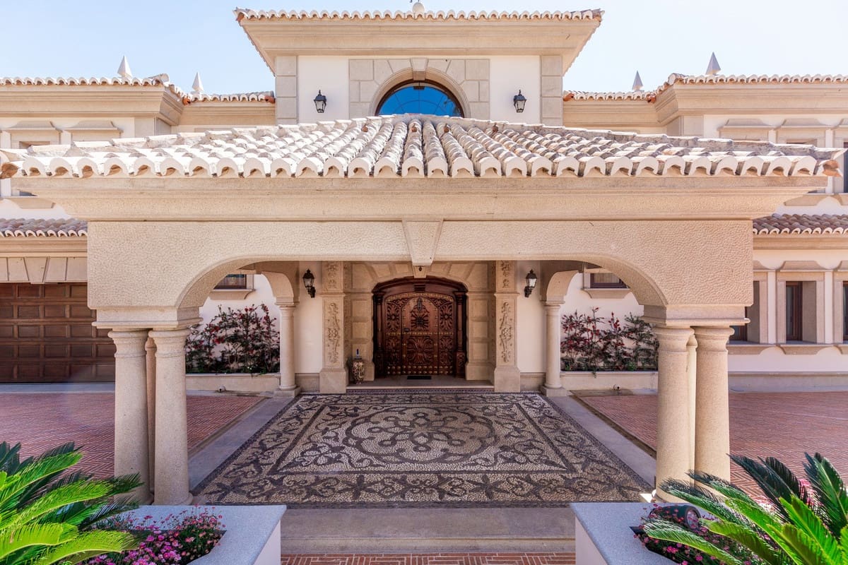 Chalet de 8 habitaciones en Marbella en venta con piscina garaje - 5.495.000 € (Ref: 5179794)