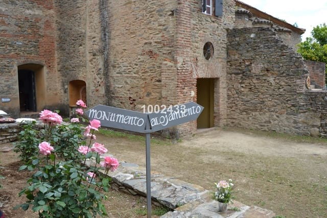 12 bedroom Commercial for sale in Cazalla de la Sierra with garage - € 6,600,000 (Ref: 5414973)