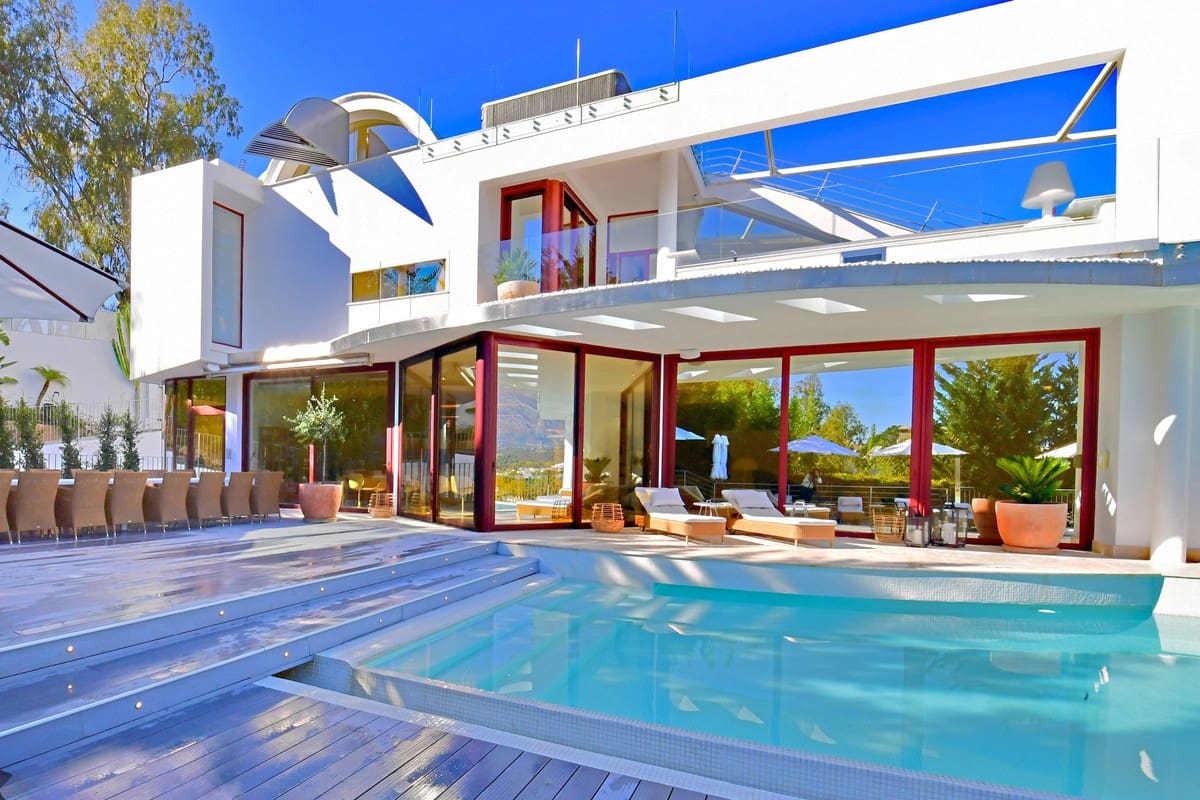 7 bedroom Villa for sale in Nueva Andalucia with pool garage - € 4,400,000 (Ref: 6485913)