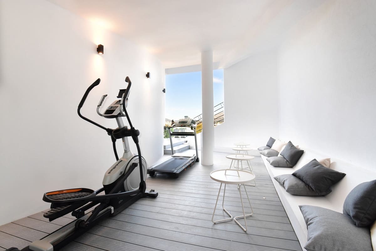Chalet de 7 habitaciones en Nueva Andalucia en venta con piscina garaje - 4.400.000 € (Ref: 6485913)