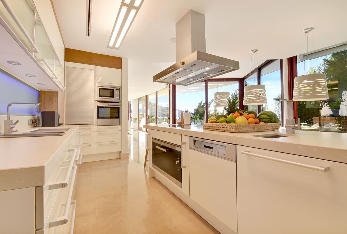 Chalet de 7 habitaciones en Nueva Andalucia en venta con piscina garaje - 4.400.000 € (Ref: 6485913)
