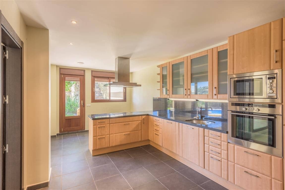 5 sypialnia Willa na sprzedaż w Los Arqueros z basenem garażem - 2 725 000 € (Ref: 6485964)