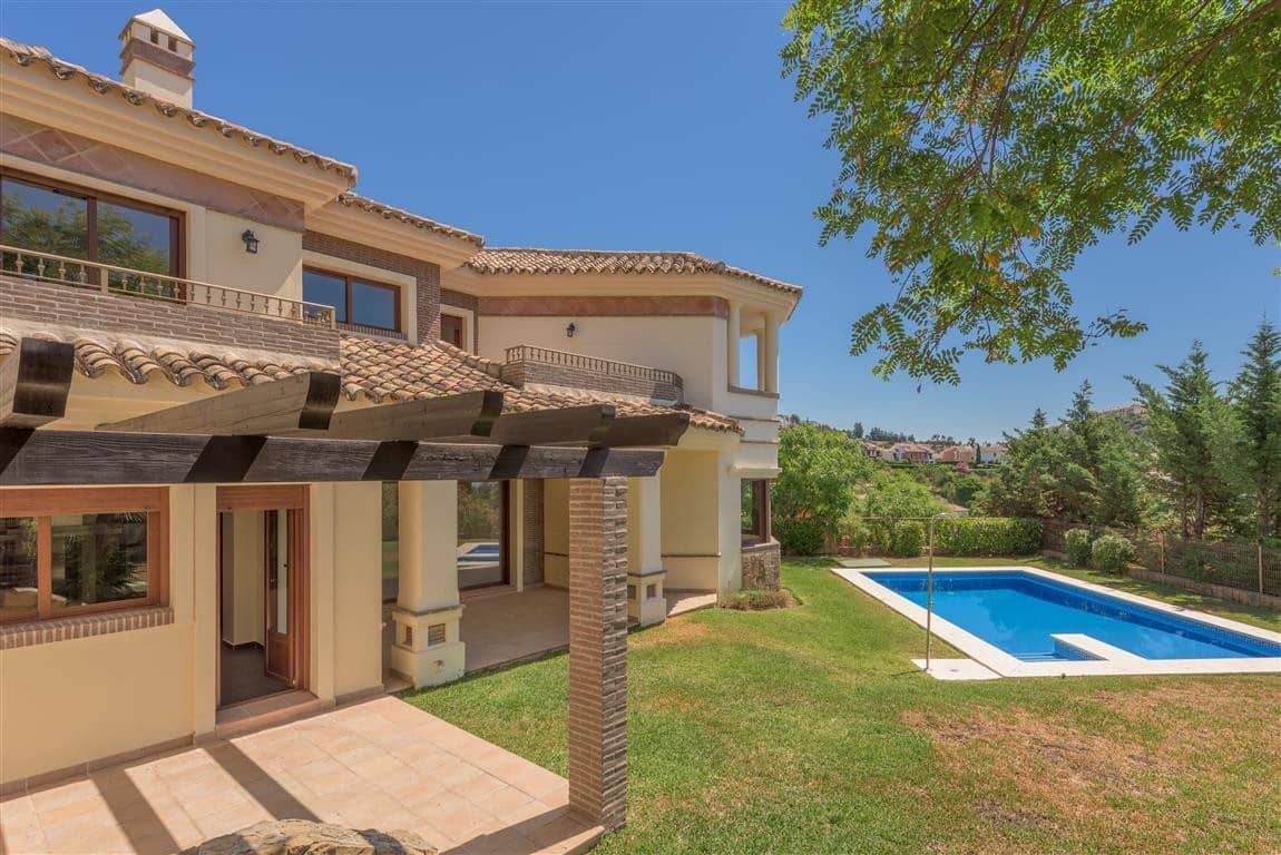 5 sypialnia Willa na sprzedaż w Los Arqueros z basenem garażem - 2 725 000 € (Ref: 6485964)