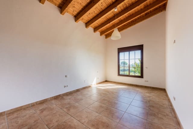 3 soveværelse Villa til salg i El Padrón, Estepona - € 1.070.000 (Ref: 6485972)