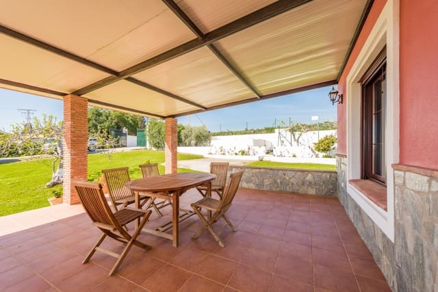 3 soveværelse Villa til salg i El Padrón, Estepona - € 1.070.000 (Ref: 6485972)