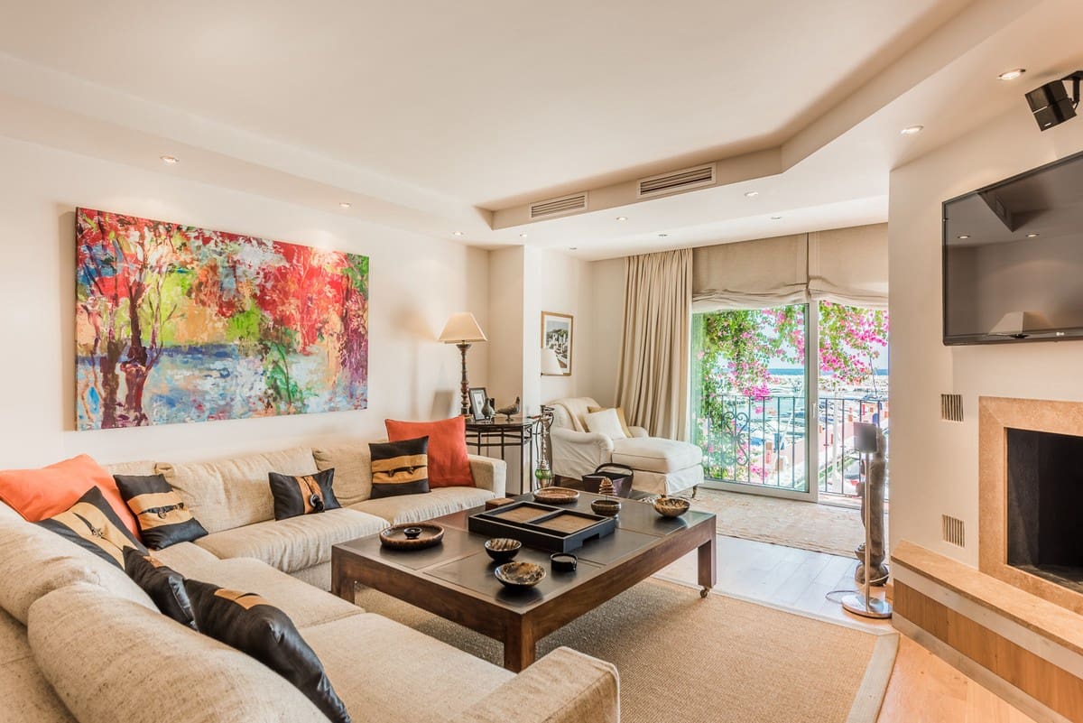 1 bedroom Apartment for sale in Puerto Banus - € 795,000 (Ref: 6486038)