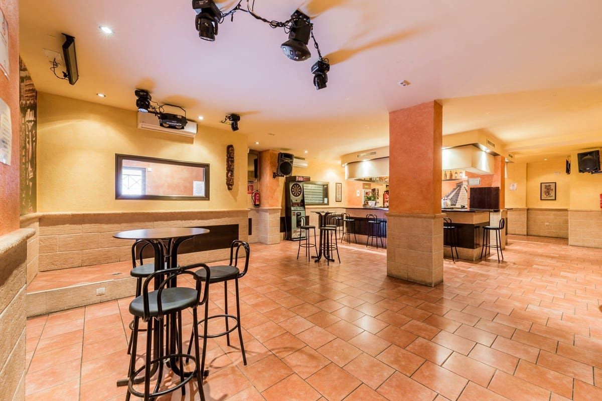 Kommersiell til salgs i Fuengirola - € 479 000 (Ref: 6486198)