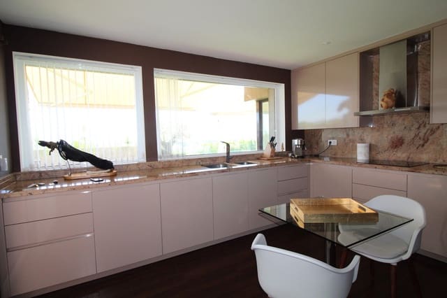 4 makuuhuone Huvila myytävänä paikassa Nueva Atalaya, Estepona mukana uima-altaan - 1 600 000 € (Ref: 6548283)