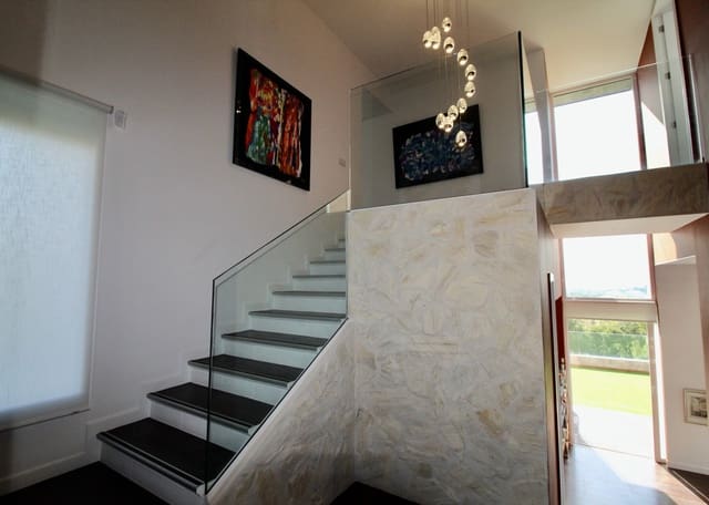 4 sovrum Villa till salu i Nueva Atalaya, Estepona med pool - 1 600 000 € (Ref: 6548283)