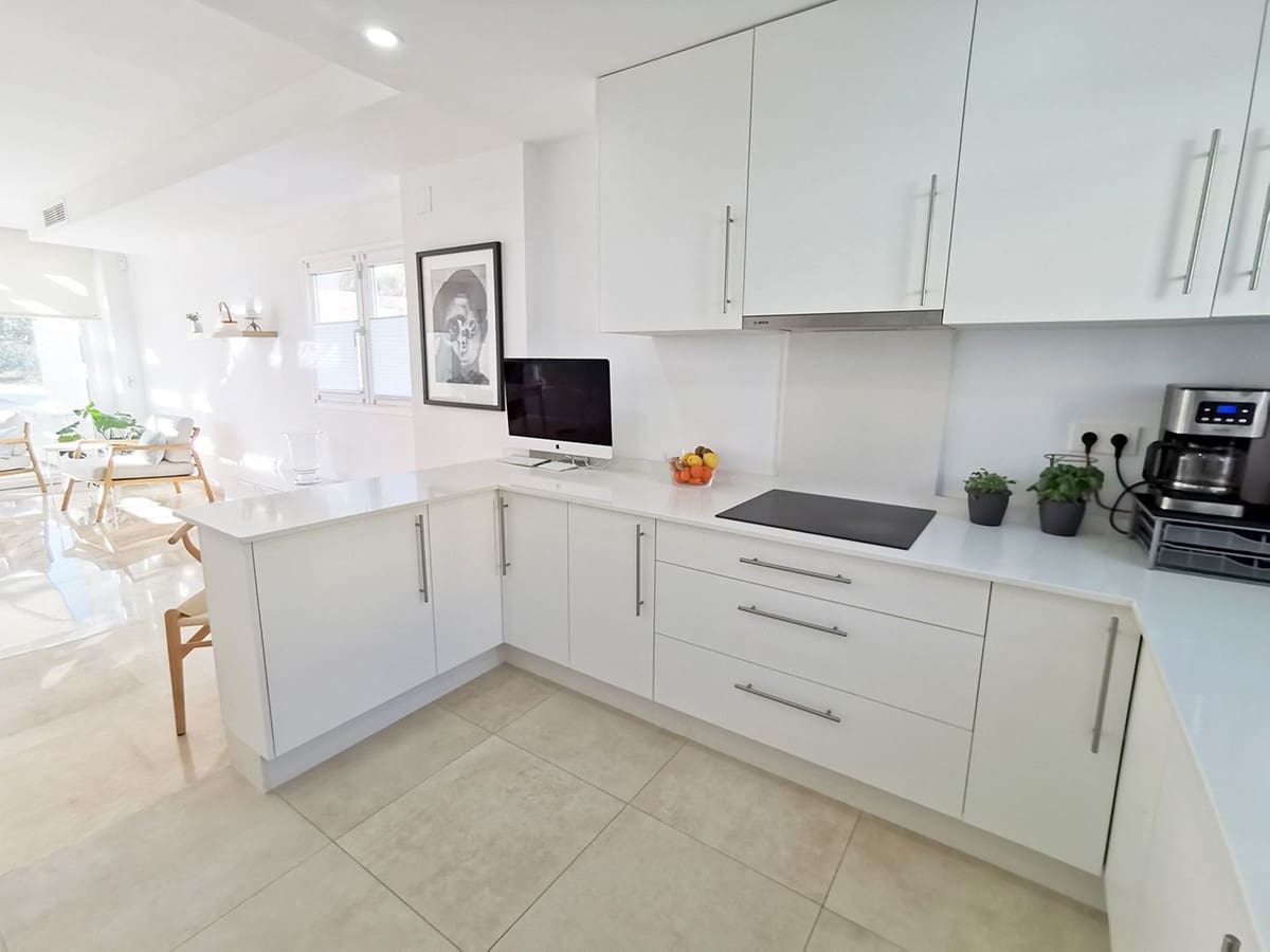 3 bedroom Semi-detached Villa for sale in Calahonda - € 585,000 (Ref: 6891586)