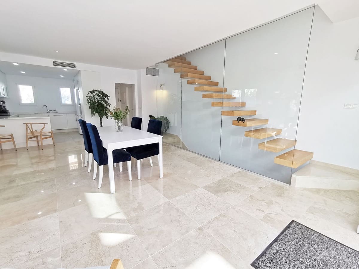 3 bedroom Semi-detached Villa for sale in Calahonda - € 585,000 (Ref: 6891586)