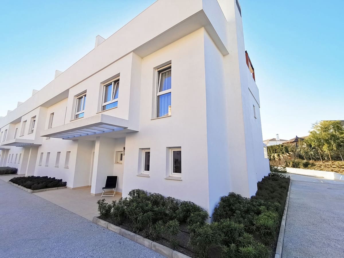 3 bedroom Semi-detached Villa for sale in Calahonda - € 585,000 (Ref: 6891586)