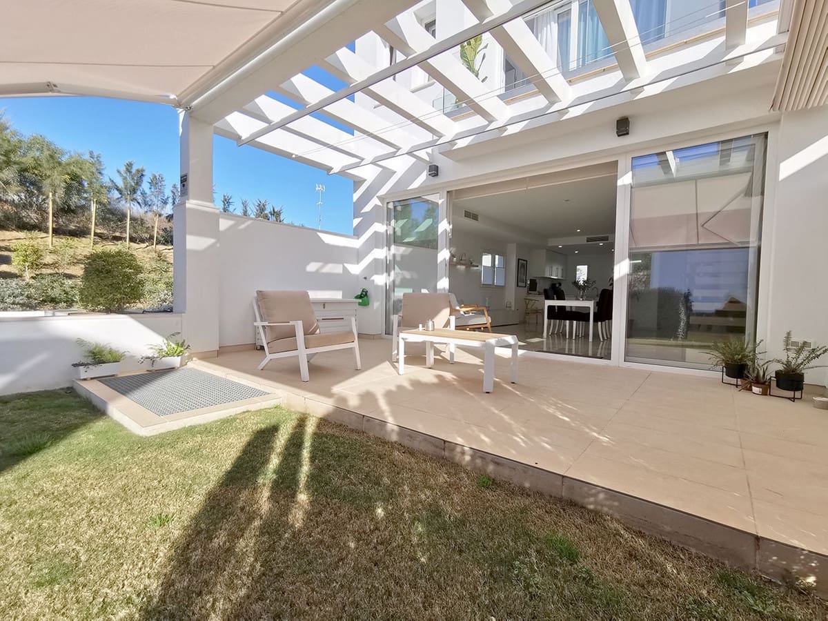 3 bedroom Semi-detached Villa for sale in Calahonda - € 585,000 (Ref: 6891586)