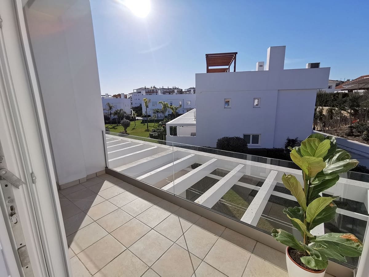 3 bedroom Semi-detached Villa for sale in Calahonda - € 585,000 (Ref: 6891586)