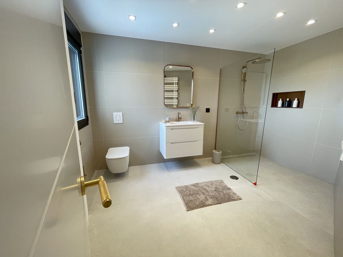 7 makuuhuone Huvila myytävänä paikassa Elviria mukana uima-altaan 
autotalli - 3 790 000 € (Ref: 6913135)