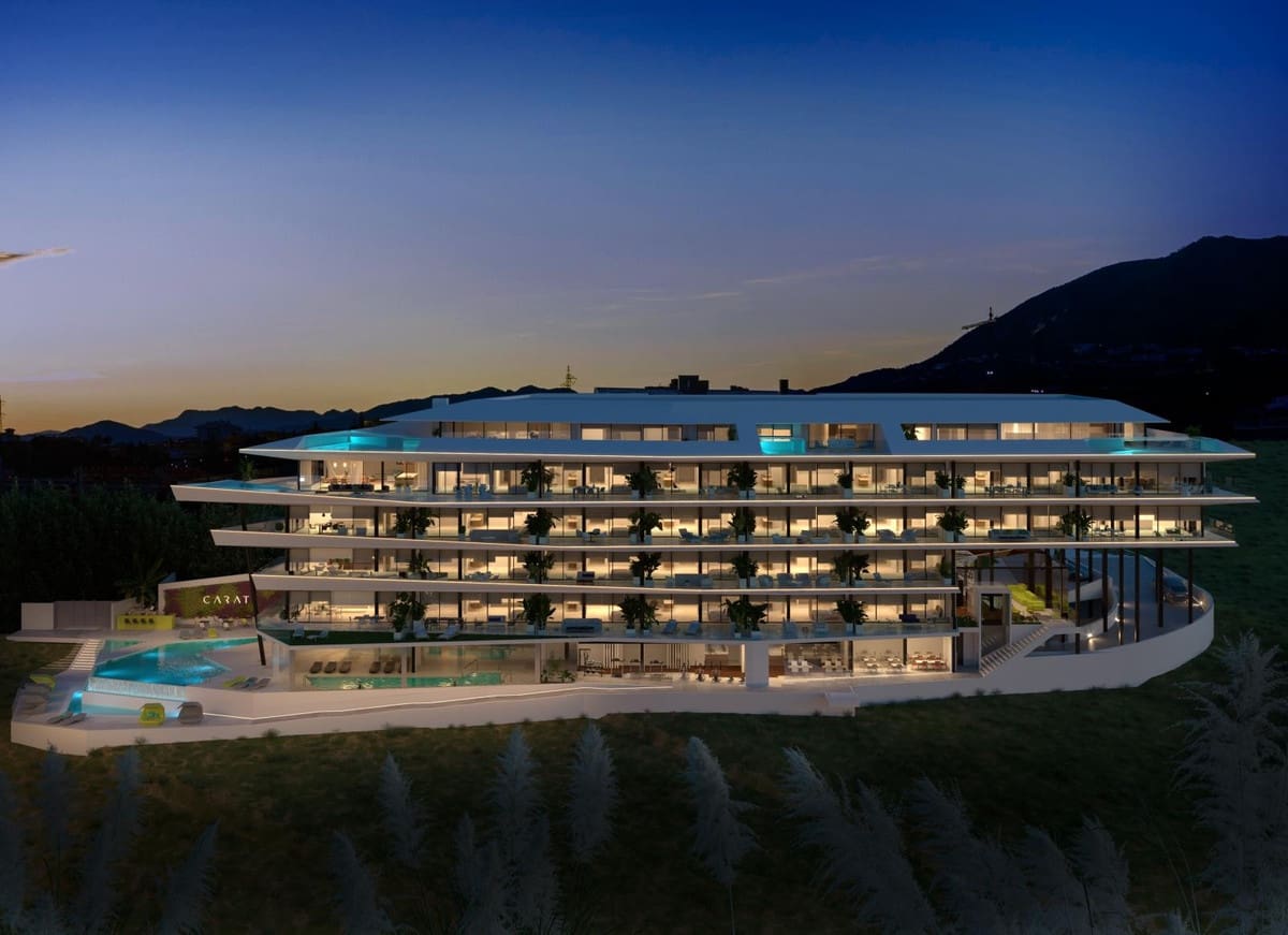 Apartamento de 2 habitaciones en Benalmádena en venta con piscina garaje - 669.000 € (Ref: 6984664)