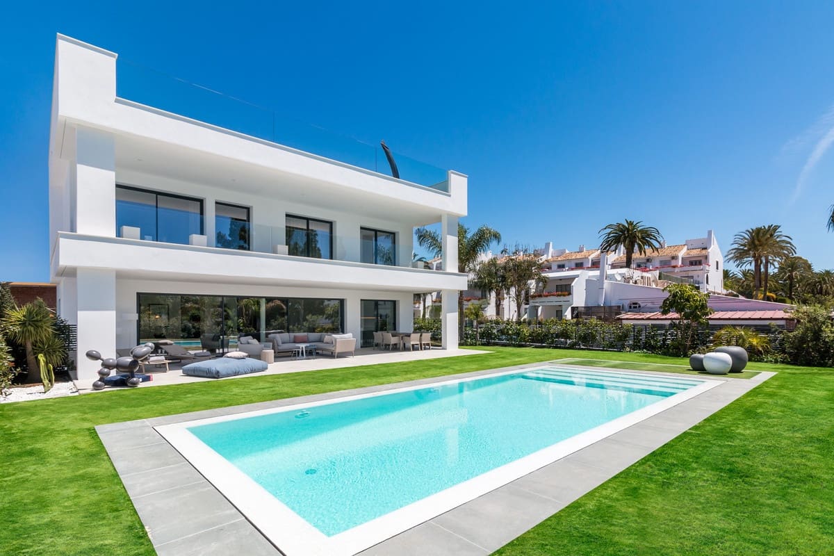 4 soveværelse Villa til salg i Puerto Banus med swimmingpool - € 3.100.000 (Ref: 6988546)