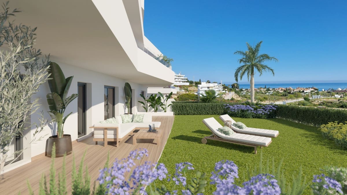 Apartamento de 4 habitaciones en Estepona en venta con piscina garaje - 580.000 € (Ref: 6988556)