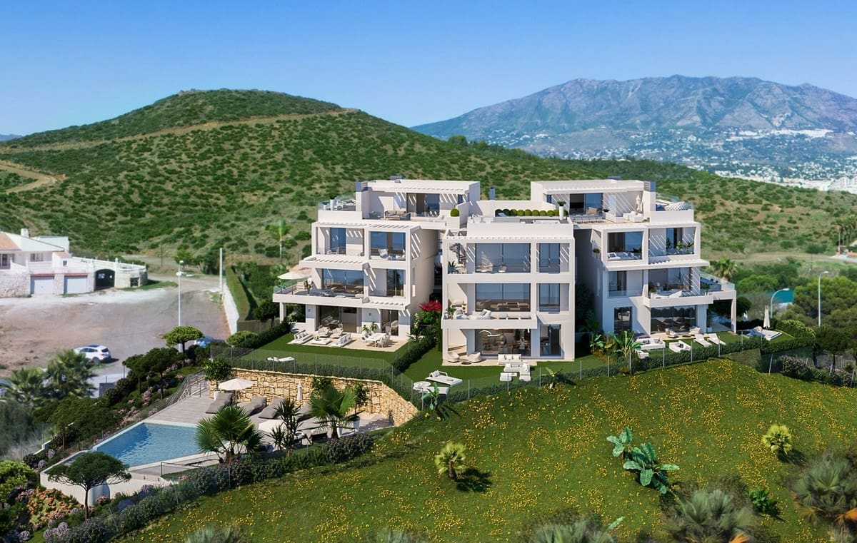 2 bedroom Apartment for sale in Mijas Costa with pool garage - € 525,000 (Ref: 6988607)