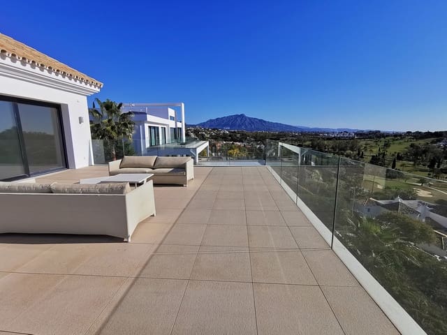 5 bedroom Villa for sale in Benahavís with pool - € 2,995,000 (Ref: 7037943)