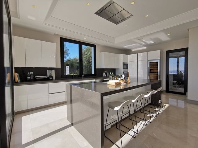 5 slaapkamer Villa te koop in Benahavís met zwembad - € 2.995.000 (Ref: 7037943)