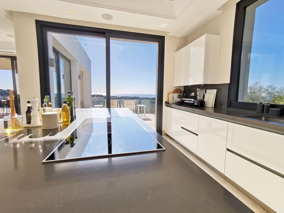 5 makuuhuone Huvila myytävänä paikassa Benahavis mukana uima-altaan - 2 995 000 € (Ref: 7037943)