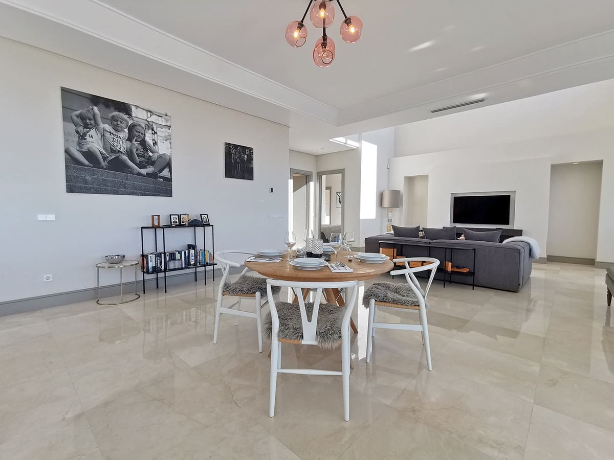 5 makuuhuone Huvila myytävänä paikassa Benahavis mukana uima-altaan - 2 995 000 € (Ref: 7037943)