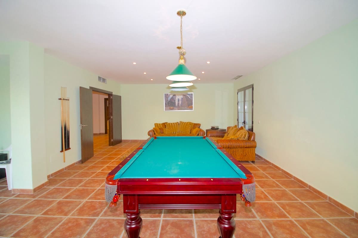 7 bedroom Villa for sale in El Rosario with pool garage - € 1,390,000 (Ref: 7391891)