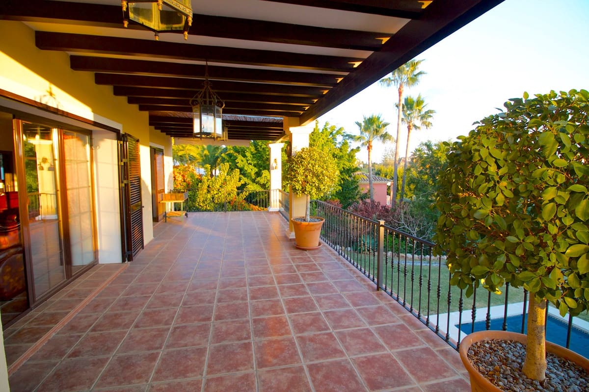 7 bedroom Villa for sale in El Rosario with pool garage - € 1,390,000 (Ref: 7391891)