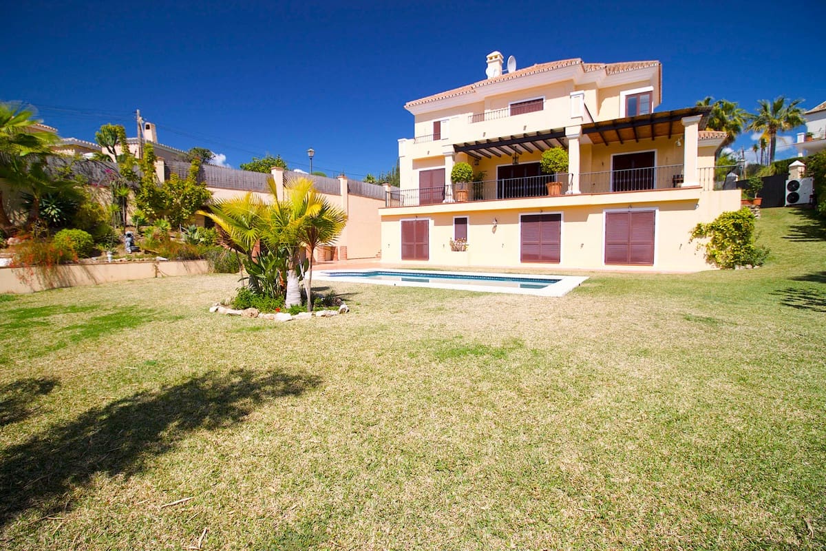 7 bedroom Villa for sale in El Rosario with pool garage - € 1,390,000 (Ref: 7391891)