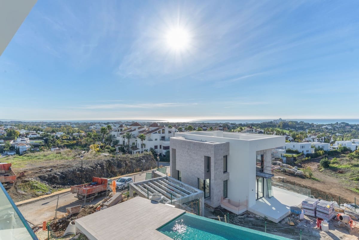 4 bedroom Villa for sale in Benahavis with pool garage - € 1,500,000 (Ref: 7411521)