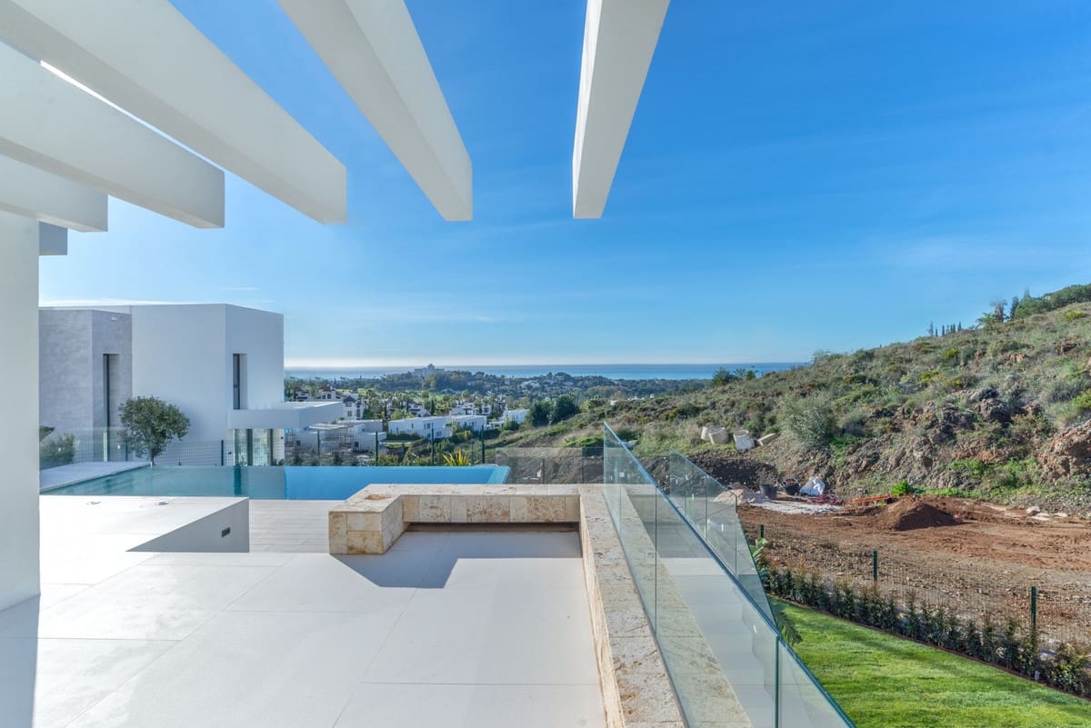 4 bedroom Villa for sale in Benahavis with pool garage - € 1,500,000 (Ref: 7411521)
