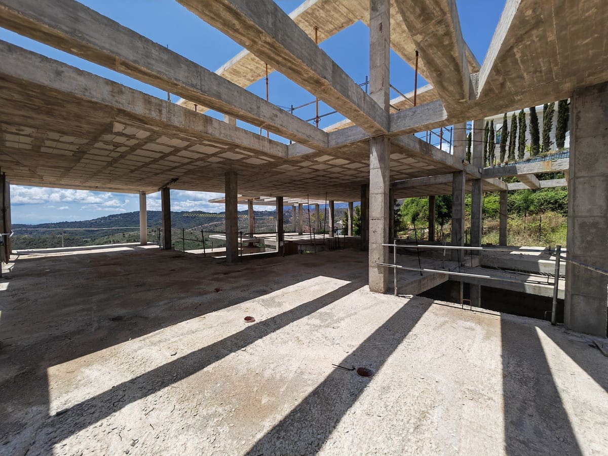 Ubebygd land til salgs i Benahavis - € 850 000 (Ref: 7700899)