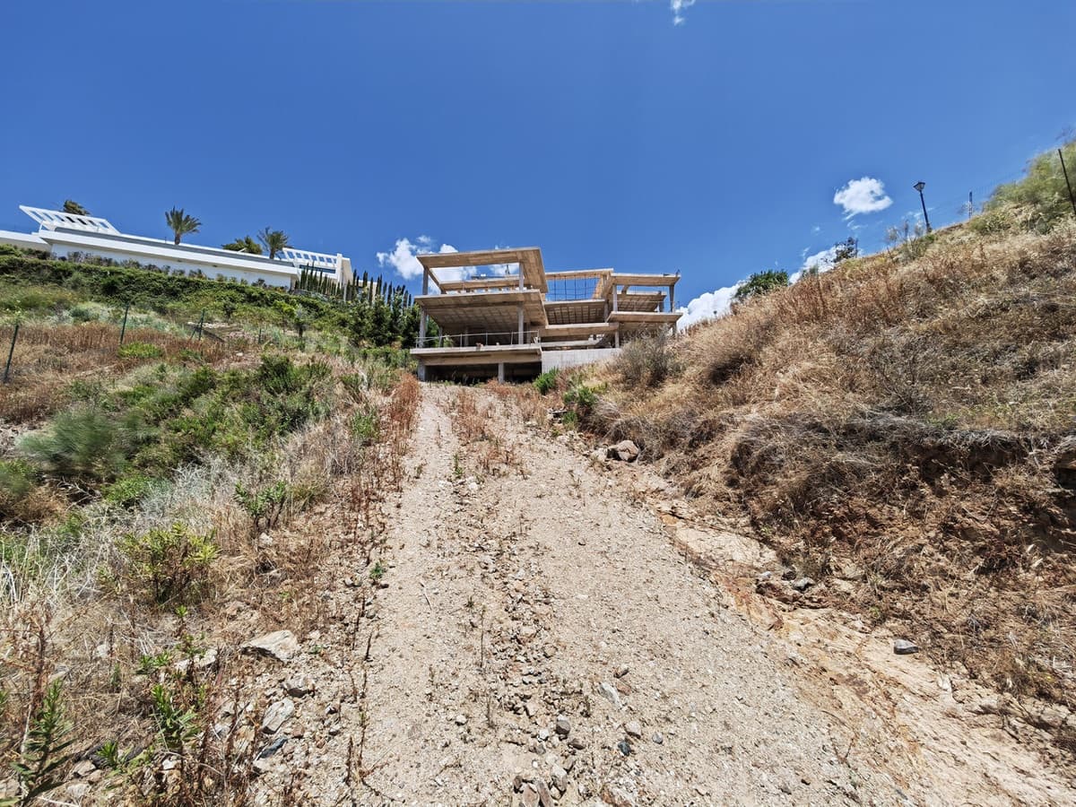 Ubebygd land til salgs i Benahavis - € 850 000 (Ref: 7700899)