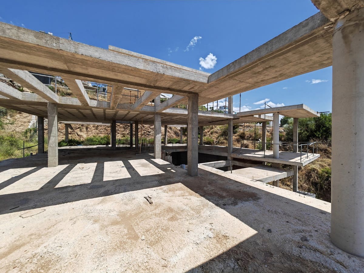 Ubebygd land til salgs i Benahavis - € 850 000 (Ref: 7700899)