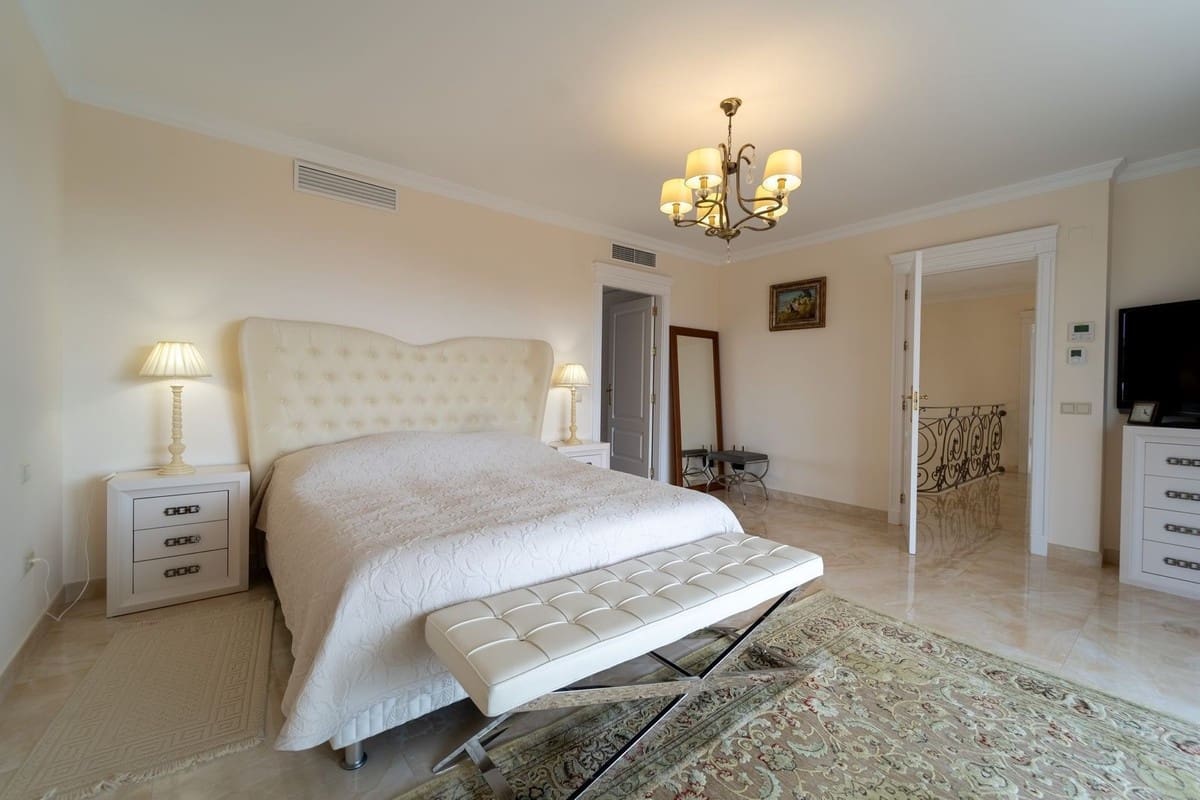 5 sovrum Villa till salu i Marbella med pool garage - 2 450 000 € (Ref: 7703317)