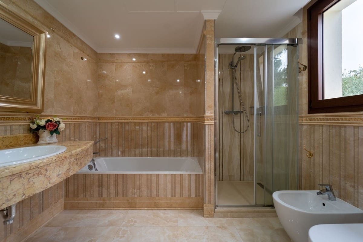 5 sovrum Villa till salu i Marbella med pool garage - 2 450 000 € (Ref: 7703317)