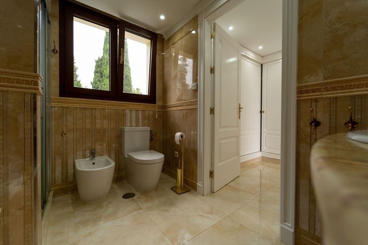 5 sovrum Villa till salu i Marbella med pool garage - 2 450 000 € (Ref: 7703317)