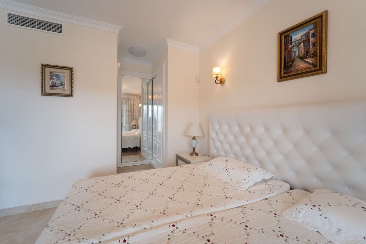 5 bedroom Villa for sale in Marbella with pool garage - € 2,450,000 (Ref: 7703317)