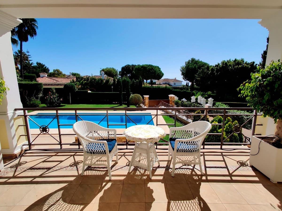5 bedroom Villa for sale in Marbella with pool garage - € 2,450,000 (Ref: 7703317)