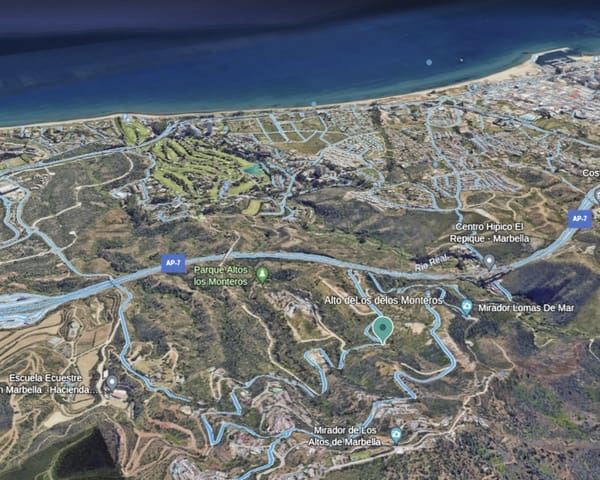 Ubebygd land til salgs i Los Monteros, Marbella - € 690 000 (Ref: 7871172)