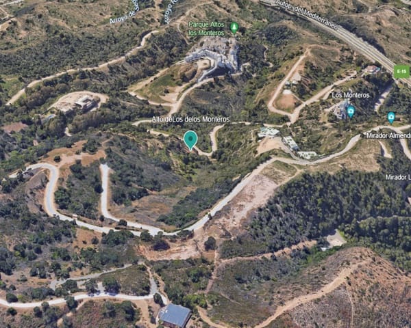 Ubebygd land til salgs i Los Monteros, Marbella - € 690 000 (Ref: 7871172)
