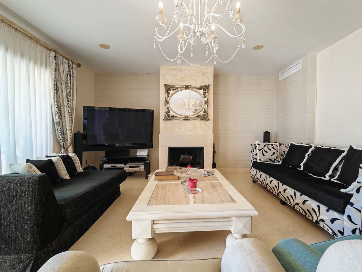 Apartamento de 4 habitaciones en Benahavís en venta con piscina garaje - 1.750.000 € (Ref: 7932964)