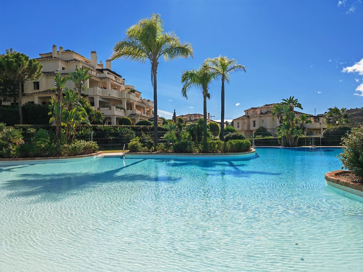 Apartamento de 4 habitaciones en Benahavís en venta con piscina garaje - 1.750.000 € (Ref: 7932964)