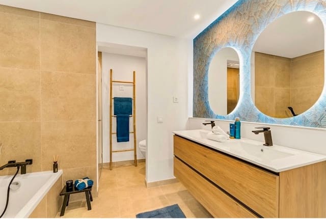 3 quarto Apartamento para venda em Estepona com piscina garagem - 1 260 000 € (Ref: 7950584)