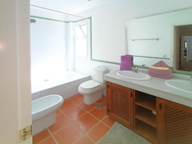 5 camera da letto Villa in vendita in Sotogrande, San Roque con piscina garage - 980.000 € (Rif: 8099619)