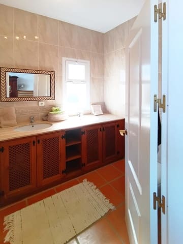 5 camera da letto Villa in vendita in Sotogrande, San Roque con piscina garage - 980.000 € (Rif: 8099619)