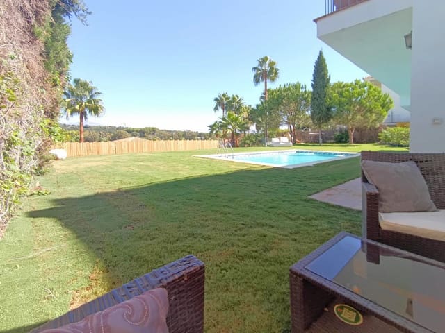 5 camera da letto Villa in vendita in Sotogrande, San Roque con piscina garage - 980.000 € (Rif: 8099619)