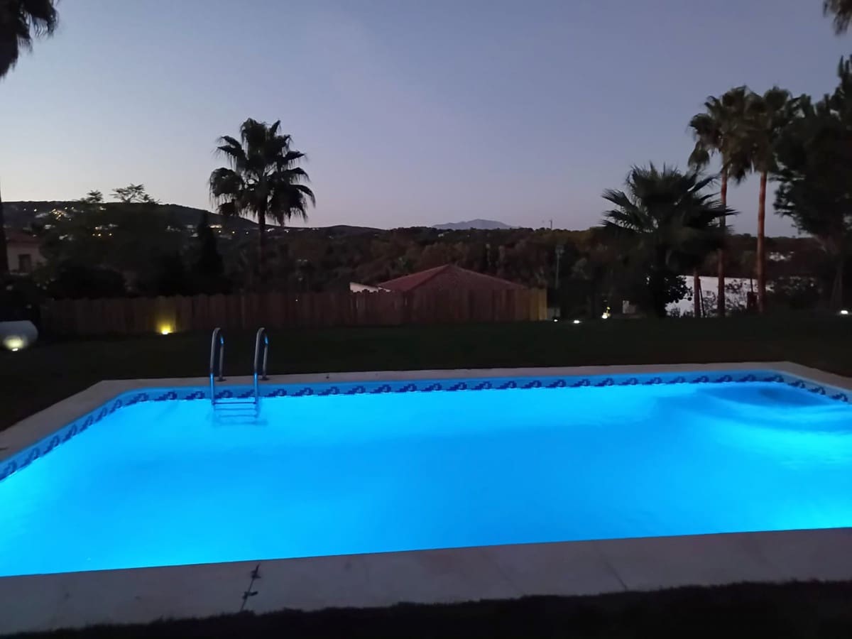 5 Zimmer Villa zu verkaufen in Sotogrande mit Pool Garage - 980.000 € (Ref: 8099619)