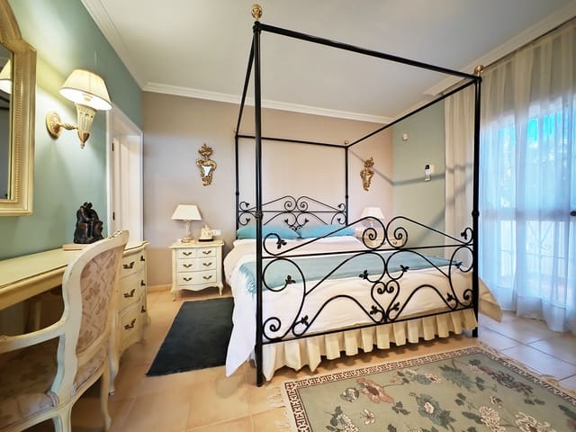 4 chambre Villa/Maison à vendre à Marbesa, Marbella avec piscine garage - 2 300 000 € (Ref: 8114985)